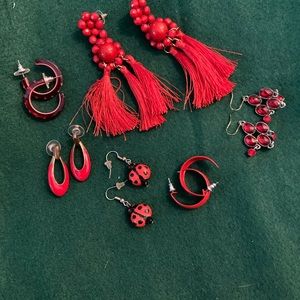 MAKE AN OFFER 
Earrings-6 red for Valentines